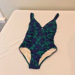 Lark & Ro one piece bathing suit NWOT☀️